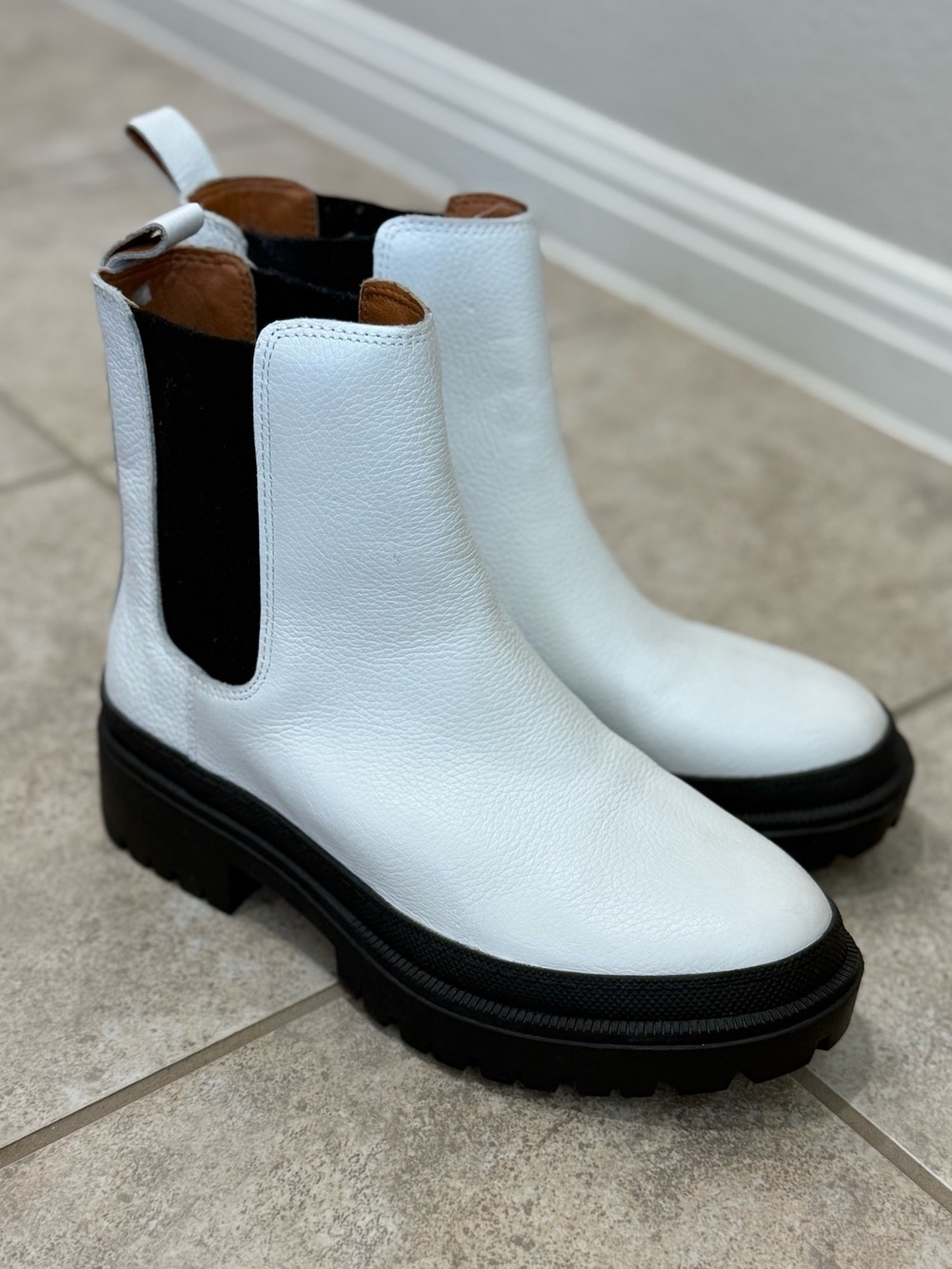 Lucky Brand White Leather Lug Slide Boot - Size 7